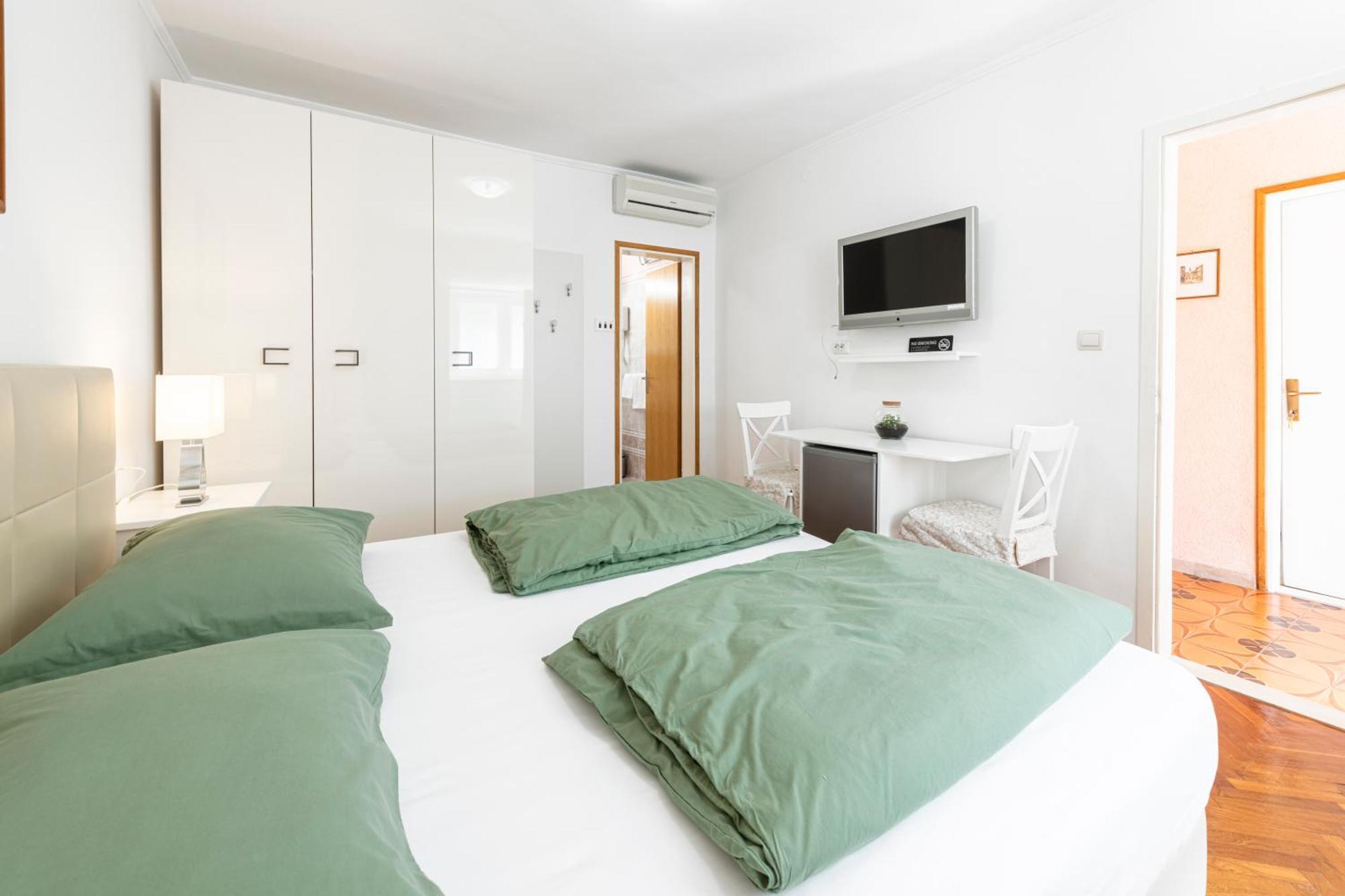 Radovcic Apartments And Rooms Trsteno Esterno foto