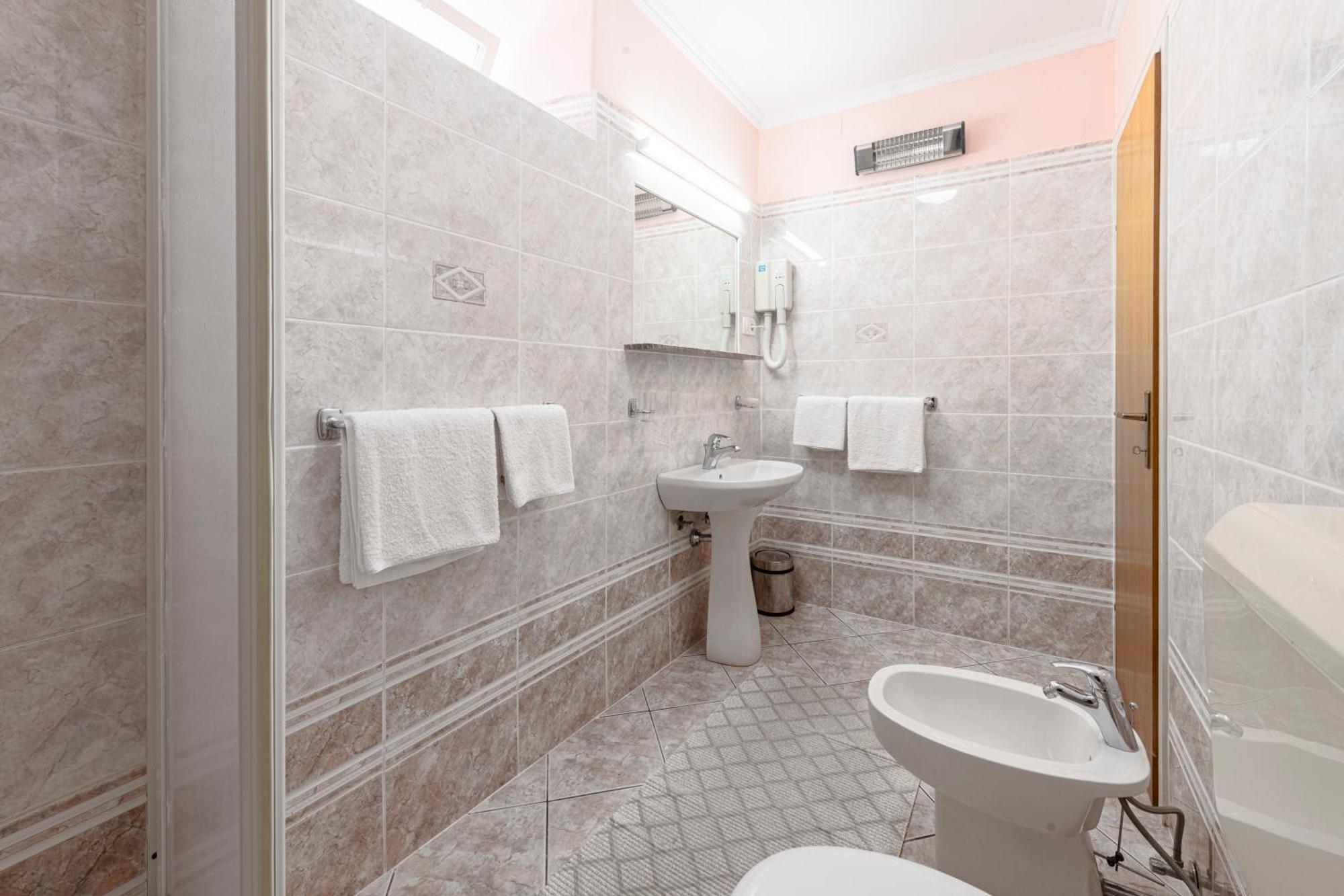 Radovcic Apartments And Rooms Trsteno Esterno foto
