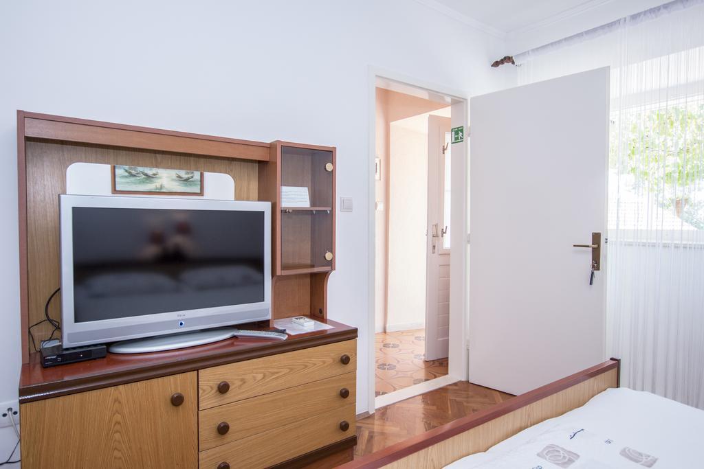 Radovcic Apartments And Rooms Trsteno Esterno foto