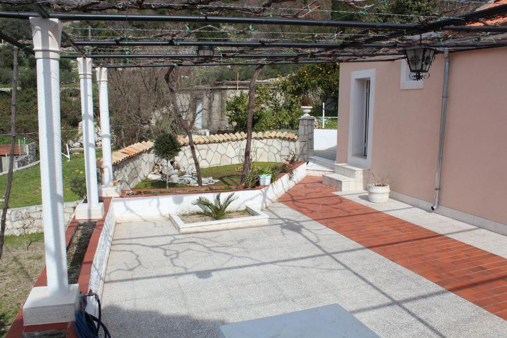 Radovcic Apartments And Rooms Trsteno Esterno foto